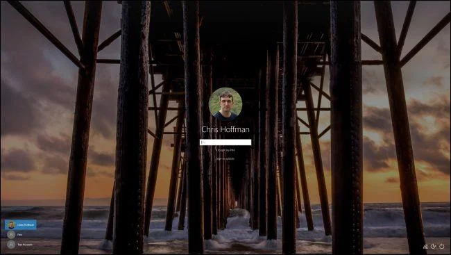 Apakah LockApp.exe pada Windows 10?