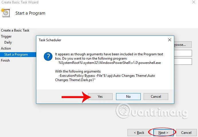 Bagaimana untuk menjadikan latar belakang gelap secara automatik pada Windows 10