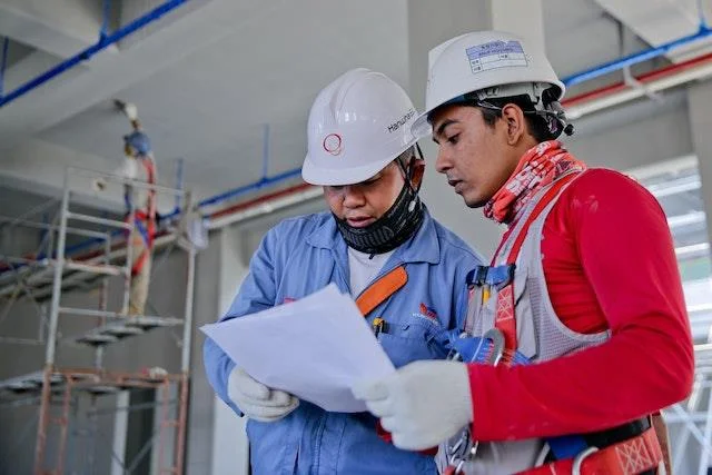Saintis Data Vs Penganalisis Data: Perbezaan Utama Dijelaskan