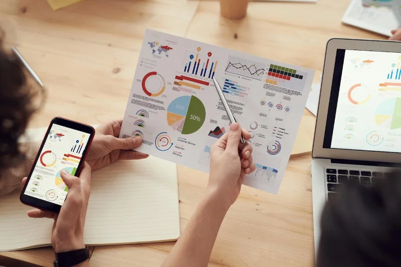 Saintis Data Vs Penganalisis Data: Perbezaan Utama Dijelaskan